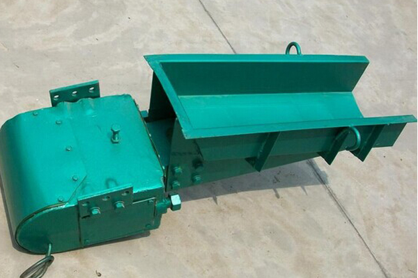 電磁振動(dòng)給料機(jī)的五大特點(diǎn)與分類應(yīng)用